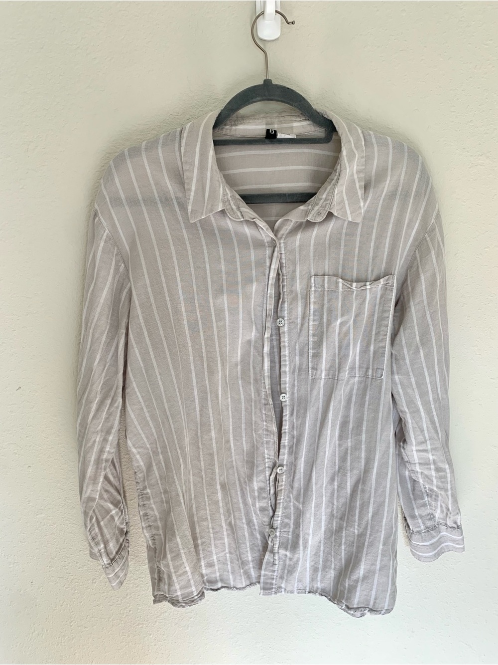 H&M Light Gray and White Striped Women's Button-Down Shirt
